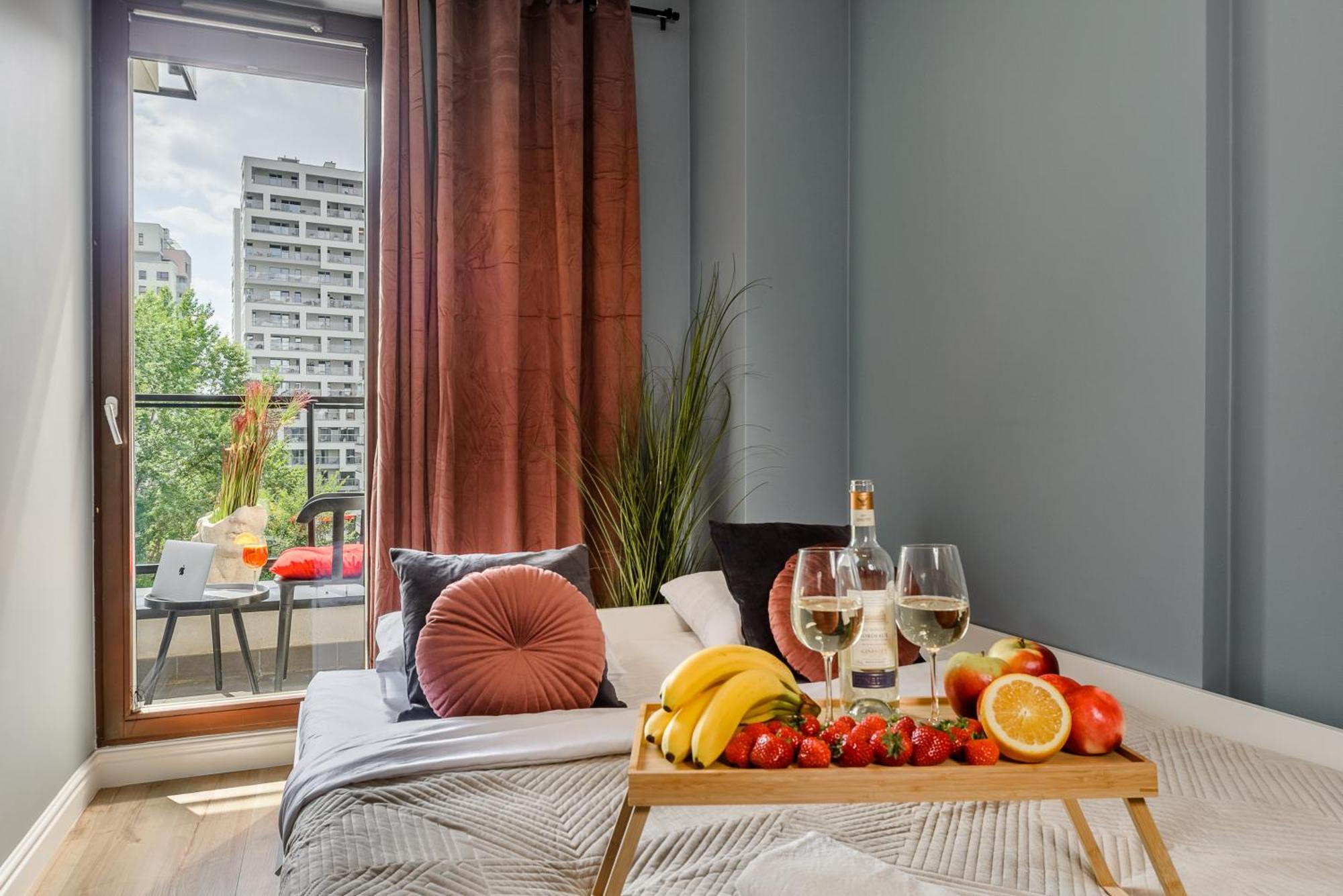 Lumina 3-room With Parking, Balcony Apartment