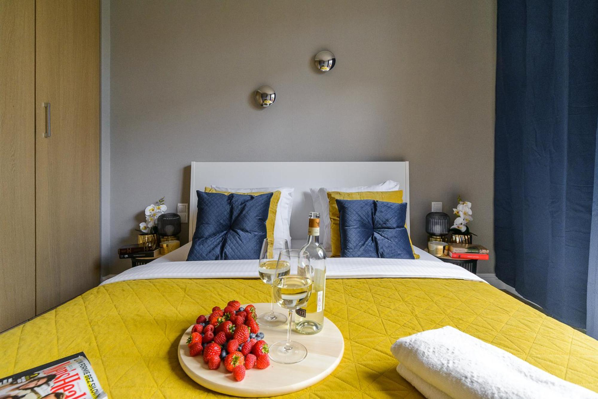 Lumina 3-room With Parking, Balcony Apartment *